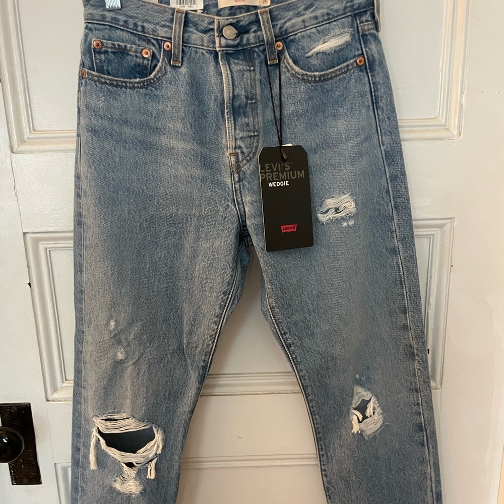 Levi’s straight leg Wedgie (ripped) jeans